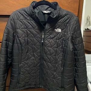 EUC The North Face Women’s Jacket.  Size XL.  Black.